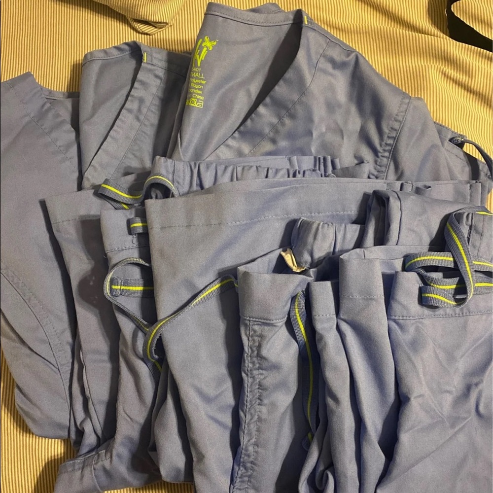 Vivi med couture scrubs